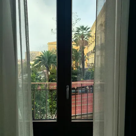 De Curtis Apartment