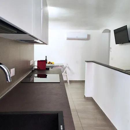 De Curtis Apartment